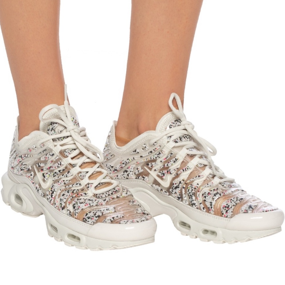 Nike Pebbles 8.5 Air Max Plus Lx  Phantom/Phantom/Black athletic sneakers